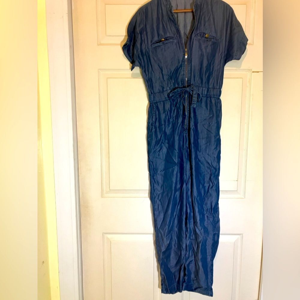 Calvin Klein, short sleeve jumper, excellent condition, size 2